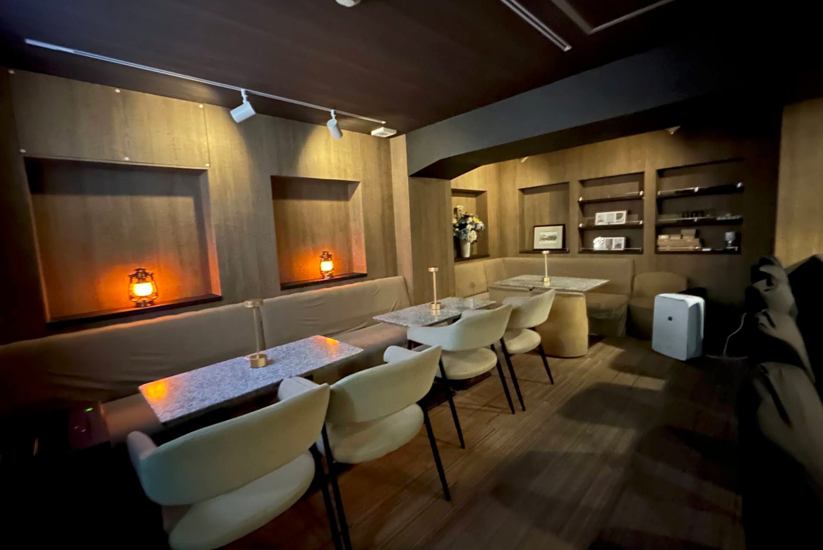 Bar Akamon 店内写真2
